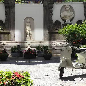 piazza-bellini.hotels-amalfi.com/
